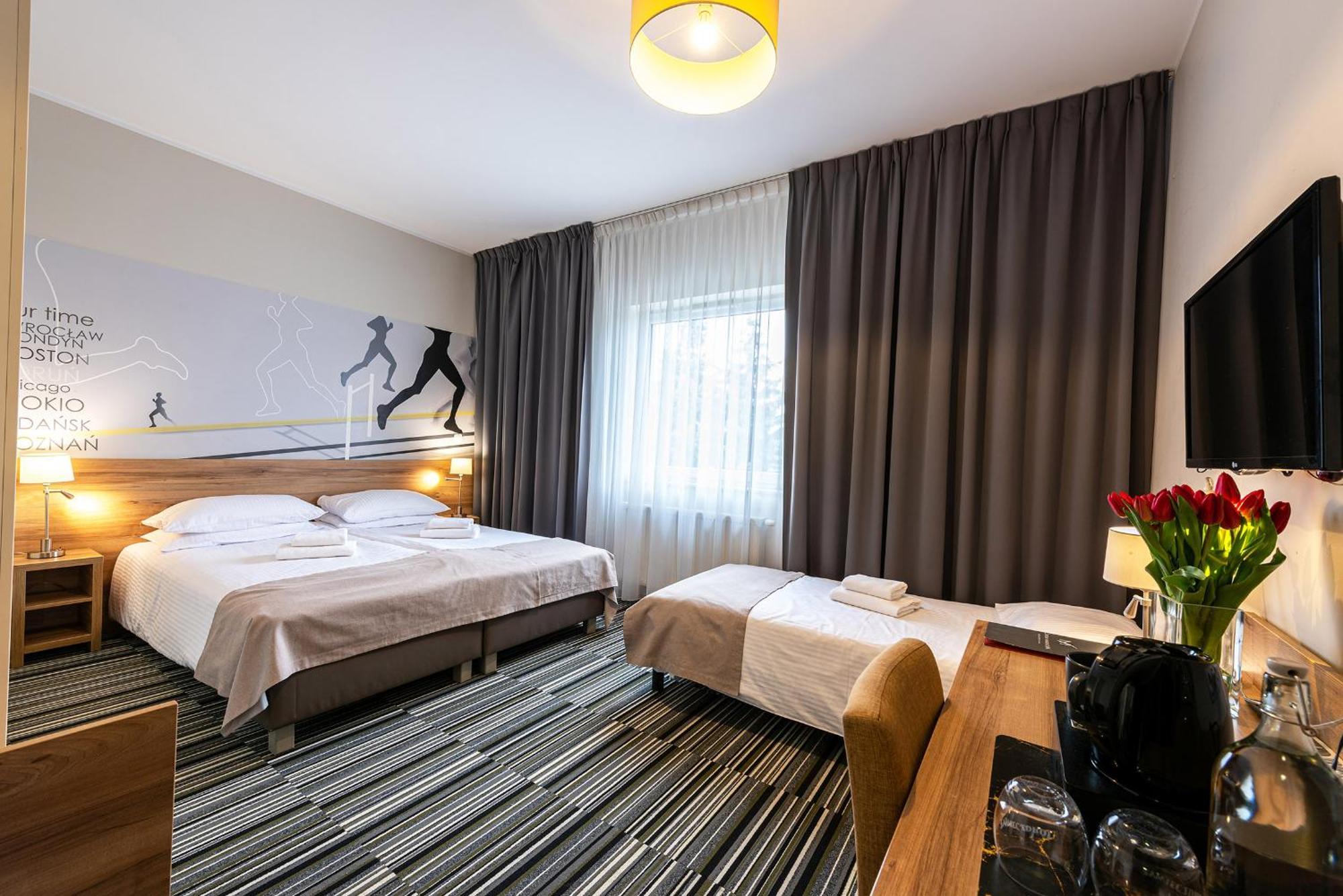 Hotel Maraton Szamotuly Bagian luar foto