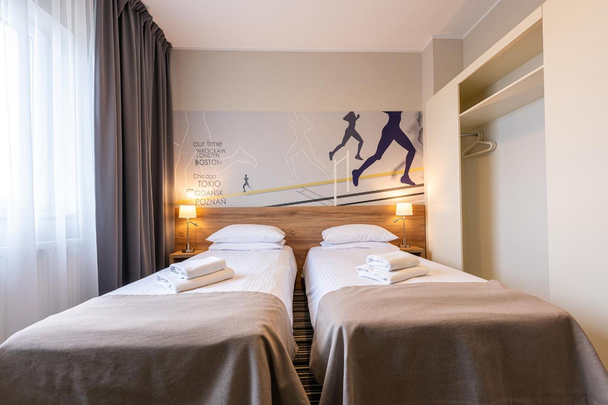 Hotel Maraton Szamotuly Bagian luar foto