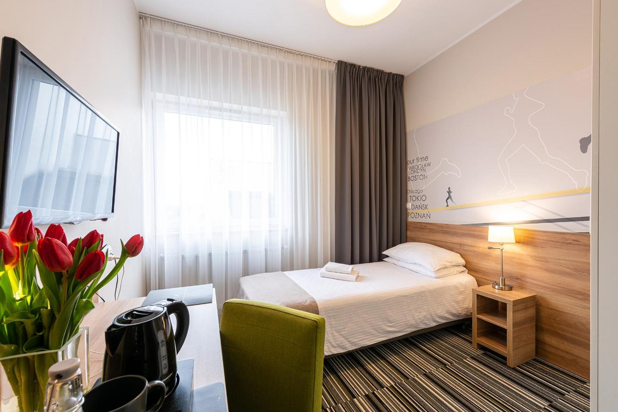 Hotel Maraton Szamotuly Bagian luar foto