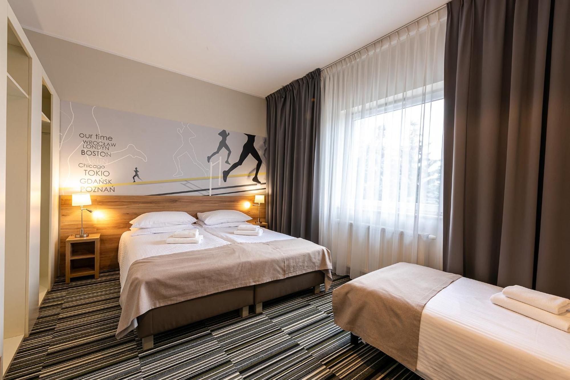 Hotel Maraton Szamotuly Bagian luar foto